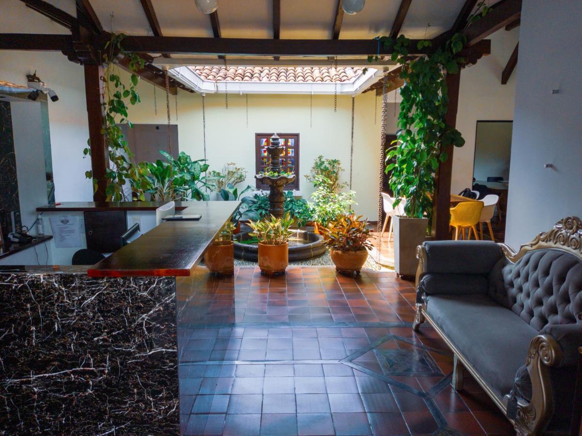 Hotel Boutique La Casa De Piedra Cali Extérieur photo