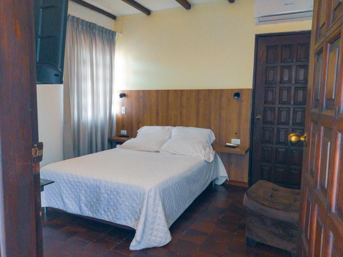 Hotel Boutique La Casa De Piedra Cali Extérieur photo