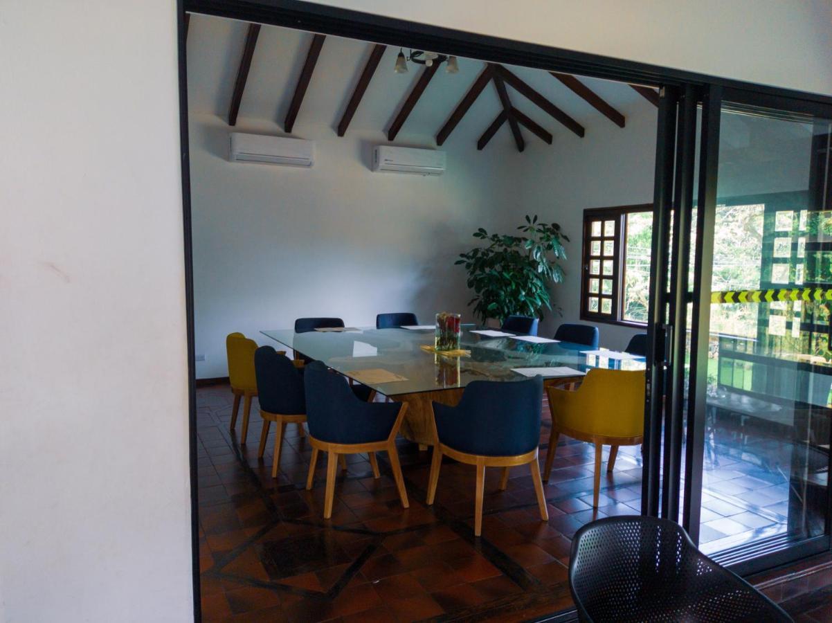 Hotel Boutique La Casa De Piedra Cali Extérieur photo