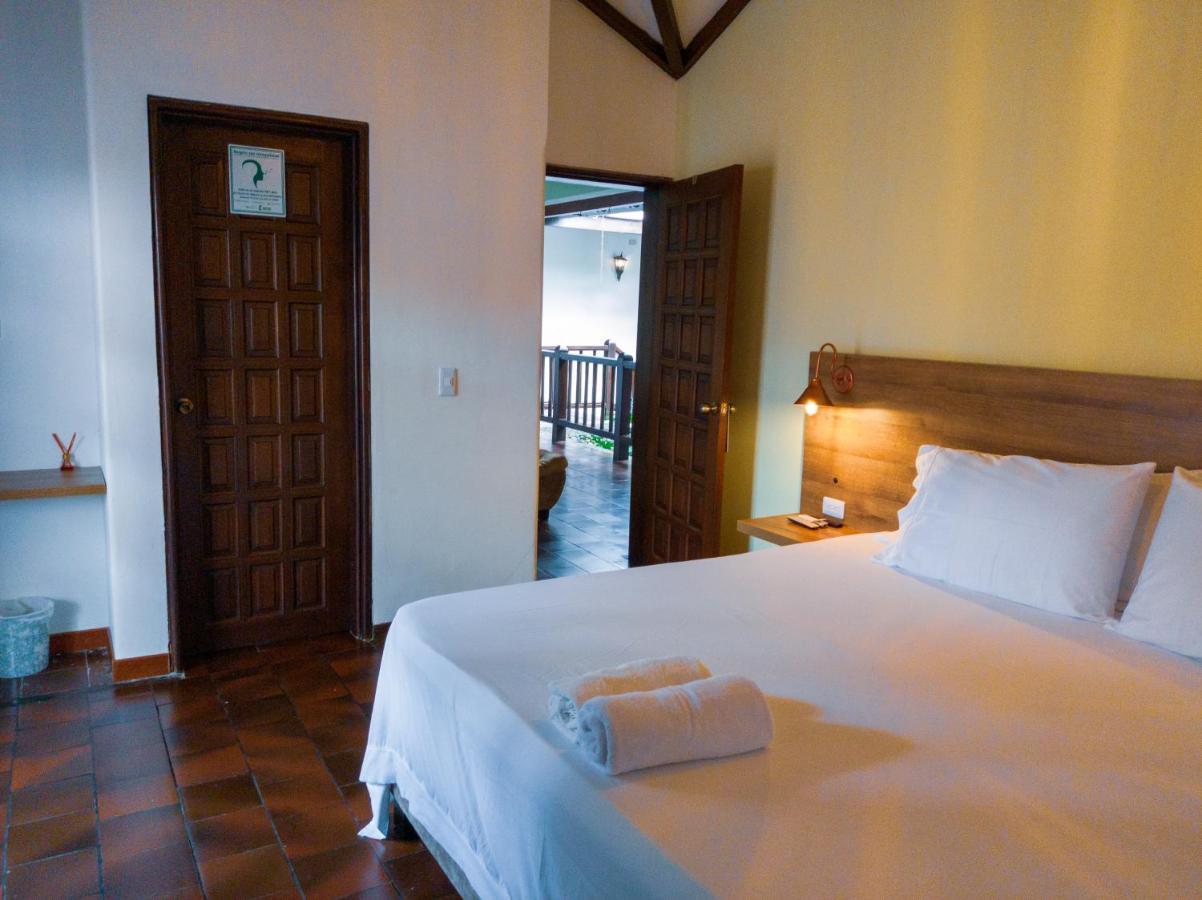 Hotel Boutique La Casa De Piedra Cali Extérieur photo