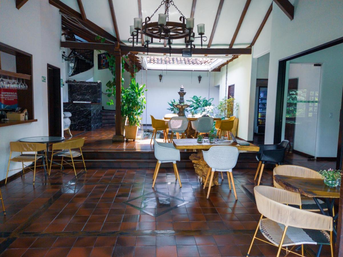 Hotel Boutique La Casa De Piedra Cali Extérieur photo